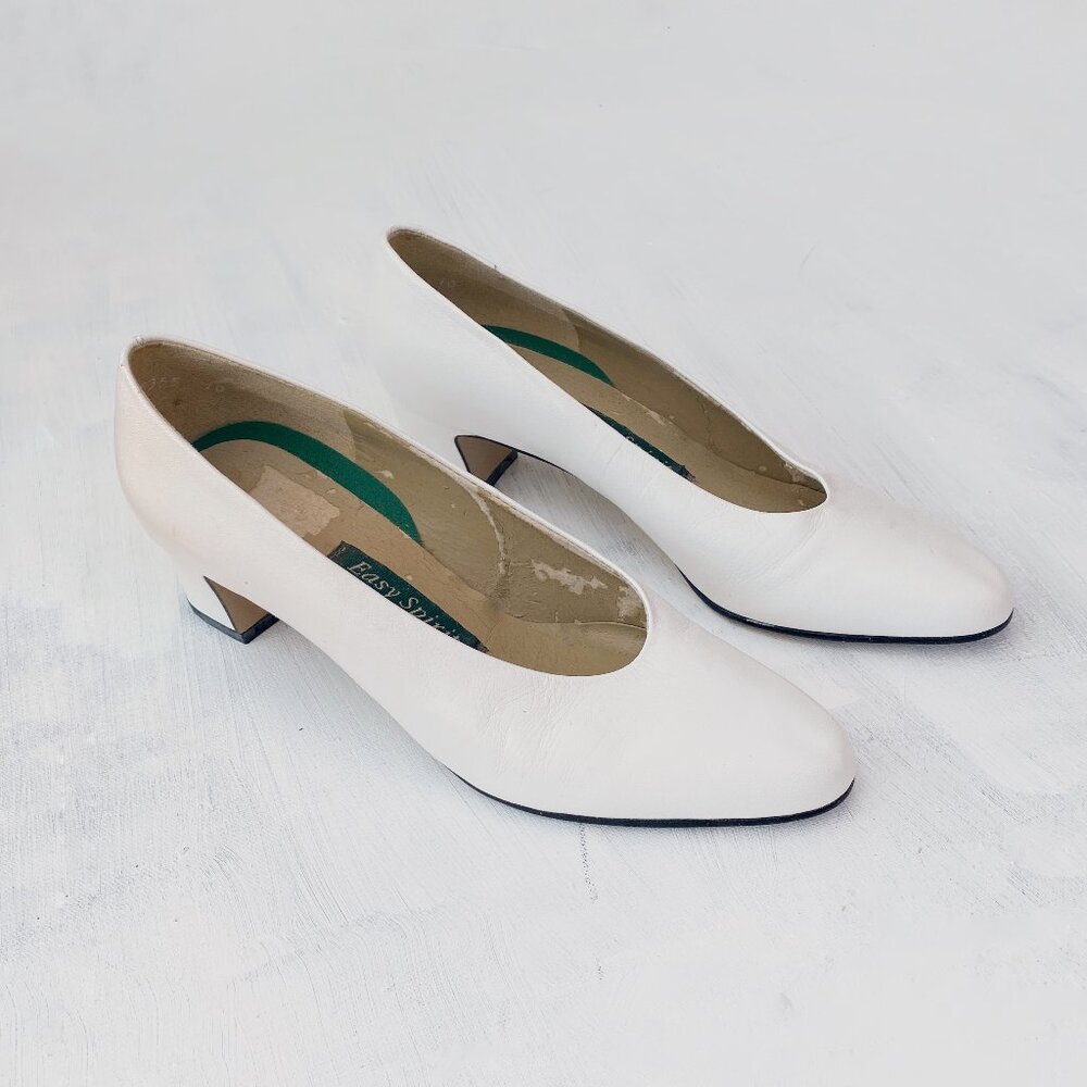Vintage White Leather Ballet Kitten Heels/Court Shoes by Easy Spirit